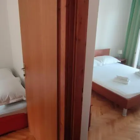 Ivo Апартаменты Макарска